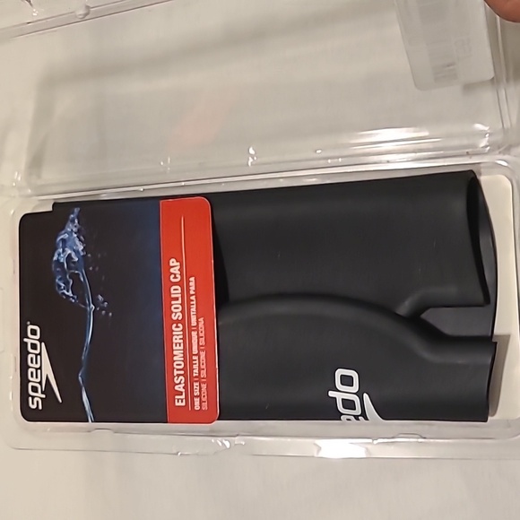 New Speedo elastimeric solid cap, black - Picture 3 of 4